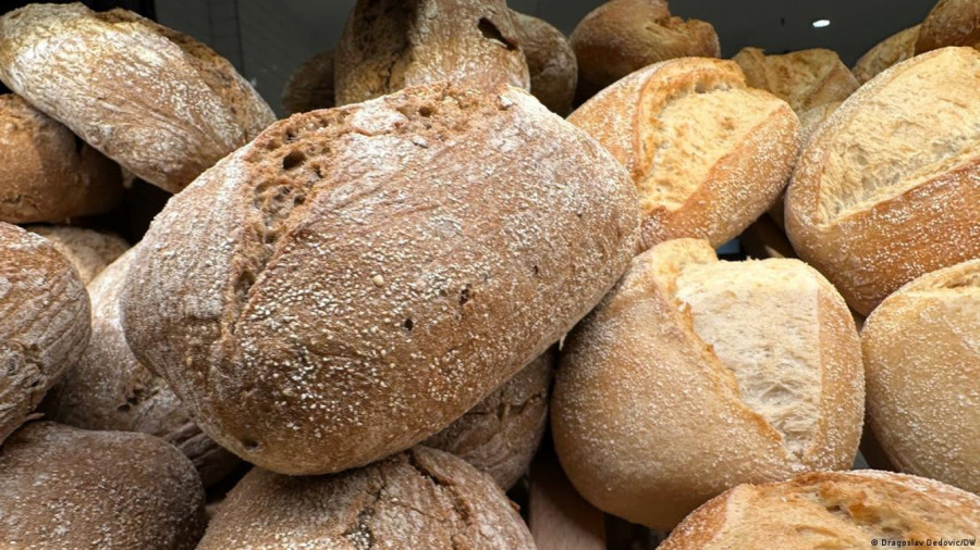 Zemlja koja miriše na pecivo: Priča o hlebu koji spaja svetove