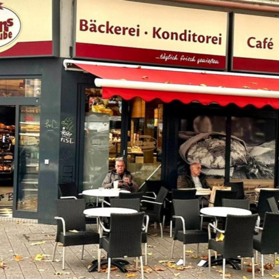 Zemlja koja miriše na pecivo: Priča o hlebu koji spaja svetove