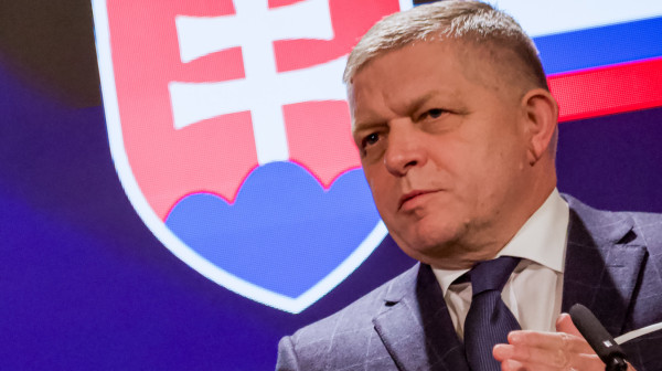 Otvoreno pismo Ursuli fon der Lajen: Fico upozorava na "samoubilačku politiku" EU