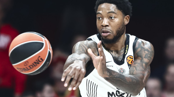 Kakvu povredu ima Tajrik Džons? Niko ne može da je potvrdi, ali i da je negira