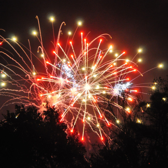 Pojava na nebu iznad Diznilenda izazvala niz teorija zavere: Konačno otkrivena istina