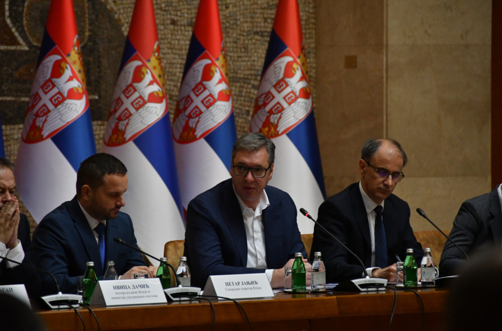 "Spremni smo da ponudimo visoku cenu"; Vučić na sednici Vlade o NIS-u: "Pričaću sa Amerikancima" VIDEO