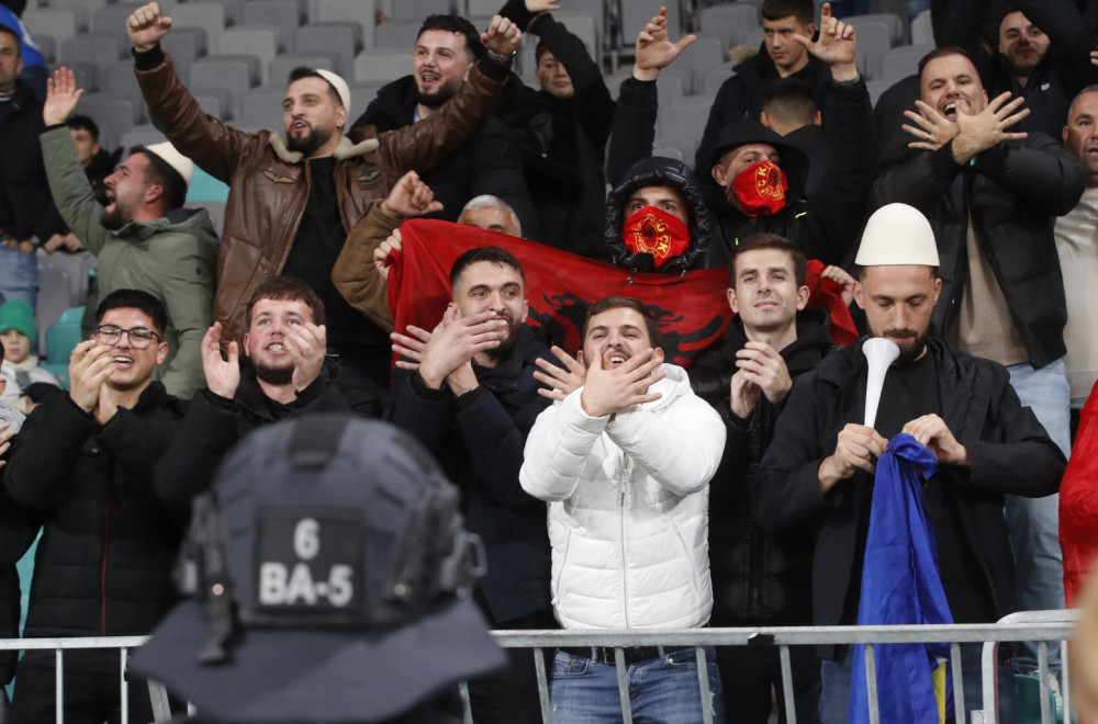 Navijači tzv. Kosova zviždali himni Slovenije: "Tužno"