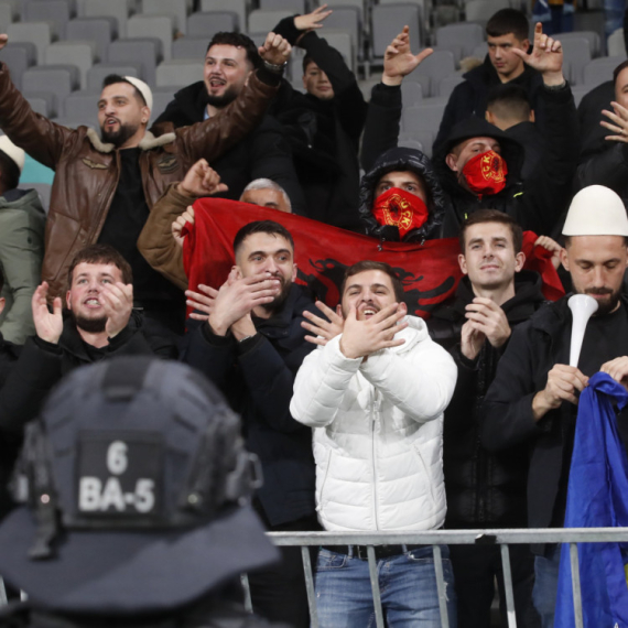 Navijači tzv. Kosova zviždali himni Slovenije: "Tužno"