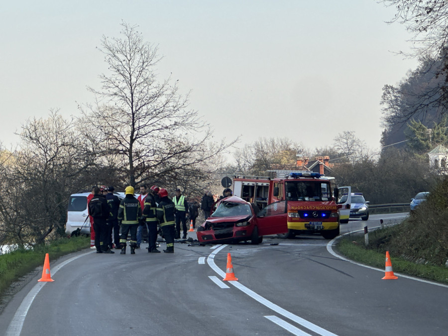 Tragedija kod Čačka: Poginuo mladić, čitava porodica povređena FOTO