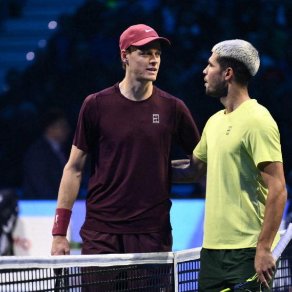 Alkaras jeftino prokockao set loptu!