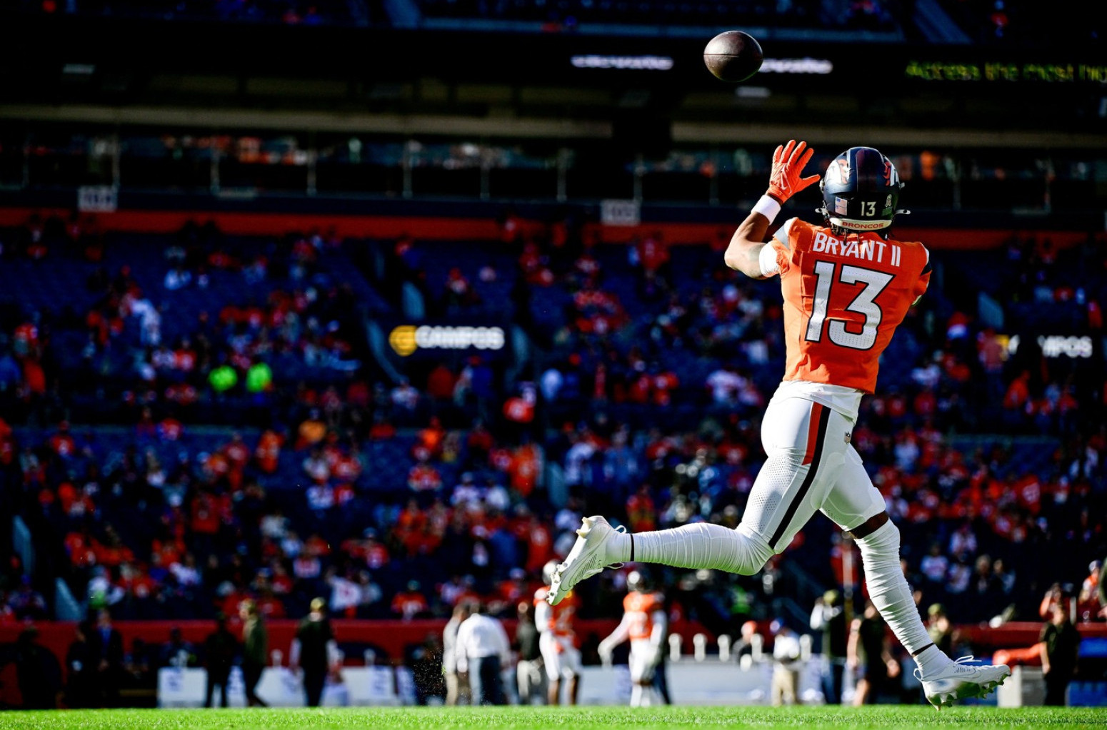 NFL nedelja: Bronkosi šokirali Čifse, Bilsi u spektaklu savladali Bakanirse, istorijska utakmica u Madridu