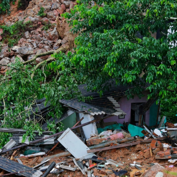 Katastrofa na Tahitiju: Klizište zatrpalo kuće – ima poginulih; Oglasio se Makron FOTO/VIDEO