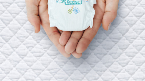Pampers nastavlja podršku najmanjima: Više od pet godina donacija pelena za prevremeno rođene bebe