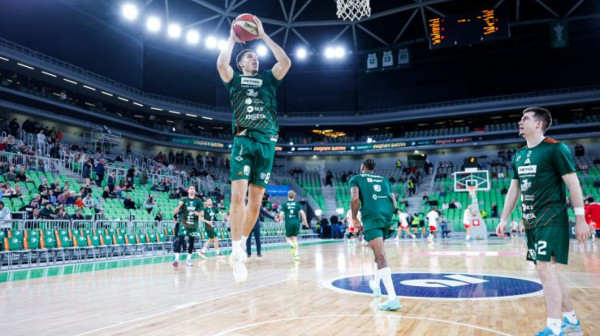 Zvezda loše startovala