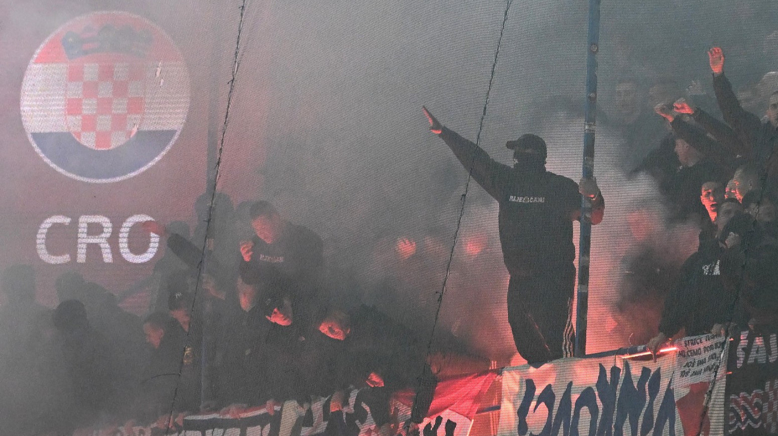 "Rat" navijača u Podgorici: "Ustaše, četnici, zajedno ste bežali" VIDEO