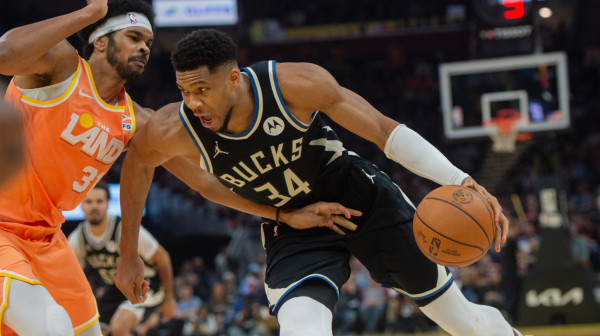 Panika u Milvokiju – povredio se Janis VIDEO