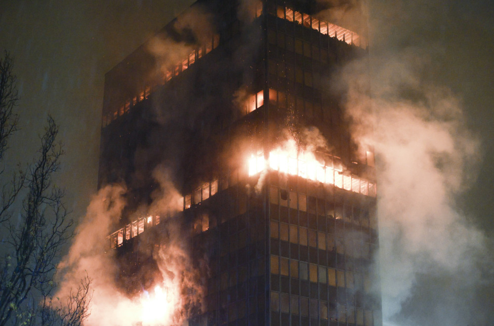 Vatrena stihija guta simbol Zagreba; Šteta je totalna; 100 vatrogasaca nemoćno FOTO/VIDEO