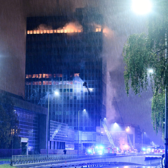 Slučaj Vjesnik biće rešen: Osumnjičeni se sam prijavio policiji, krenuli na vrh nebodera, pa palili kartone