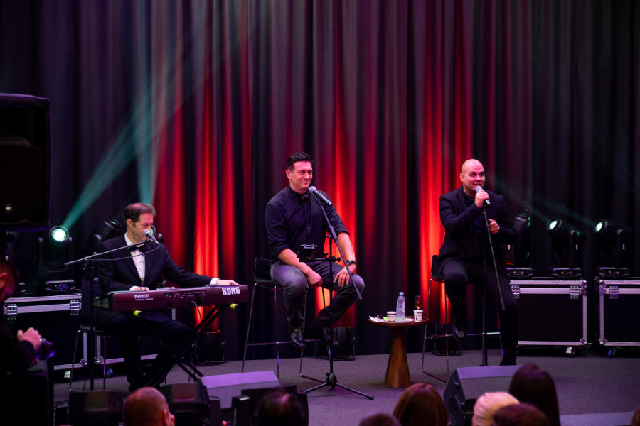 Muzičko putovanje kroz evergreen hitove: Nezaboravno veče uz kvartet Rocher i specijalnu gošću Madam Piano