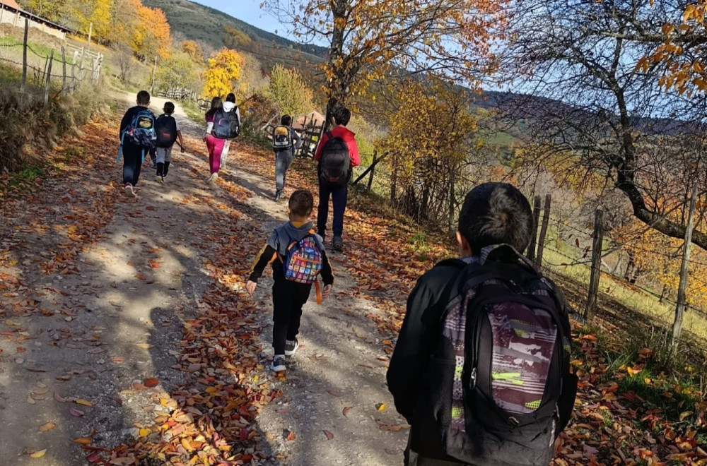 O ovim malim herojima pričala je cela Srbija: Konačno dobili prevoz do škole
