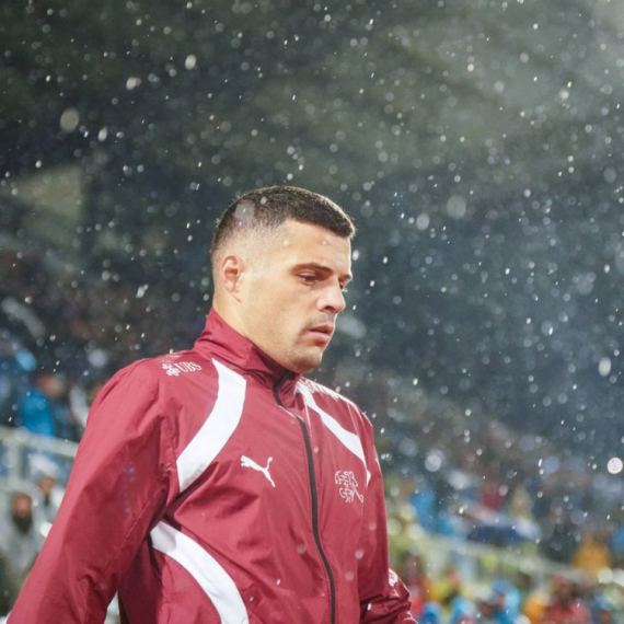 Džaka izviždan u Prištini: "Boli" VIDEO