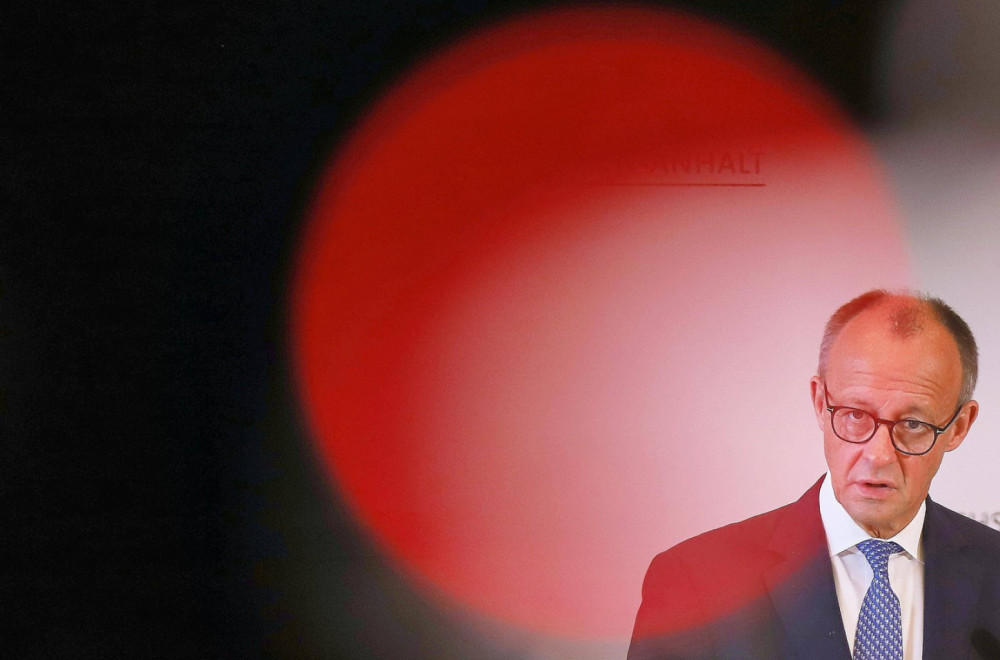 Šok; Sprečen napad na avion Fridriha Merca