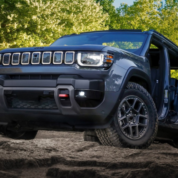 Predstavljen Jeep Recon: Električni SUV sa 650 "konja" FOTO