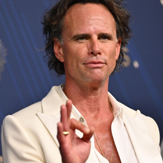 Zvezda "Belog lotosa" se slikala potpuno gola: Posetio Beograd, pa odlučio da ... FOTO