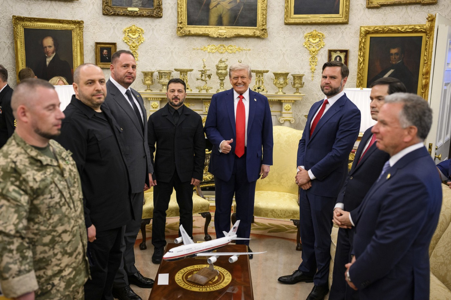 Brod tone, Volodimire; Najmoćniji čovek mora da ode