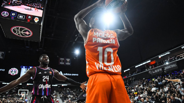 Makedonci naturalizovali dvojicu Amerikanaca