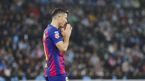 Barselona zabranila Levandovskom da daje golove?