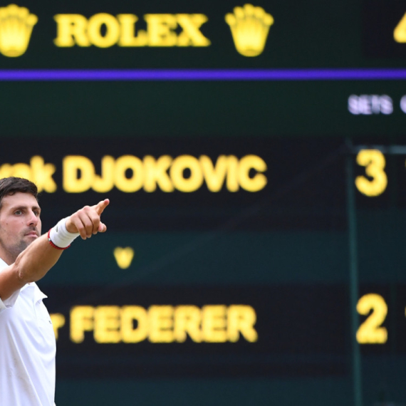 Da li Federer laže? Epski debakl protiv Đokovića ga "nije dugo mučio" VIDEO