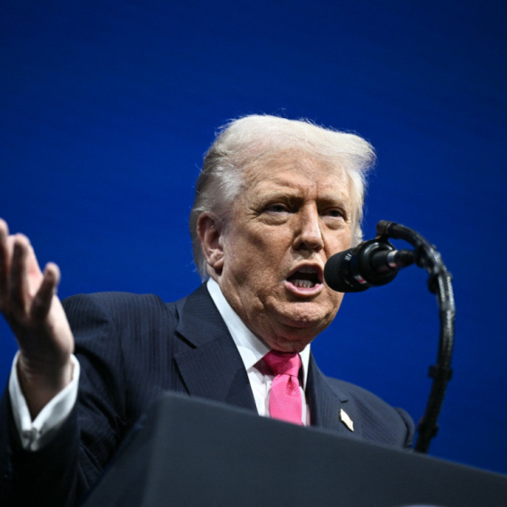 Trampov čovek napušta funkciju