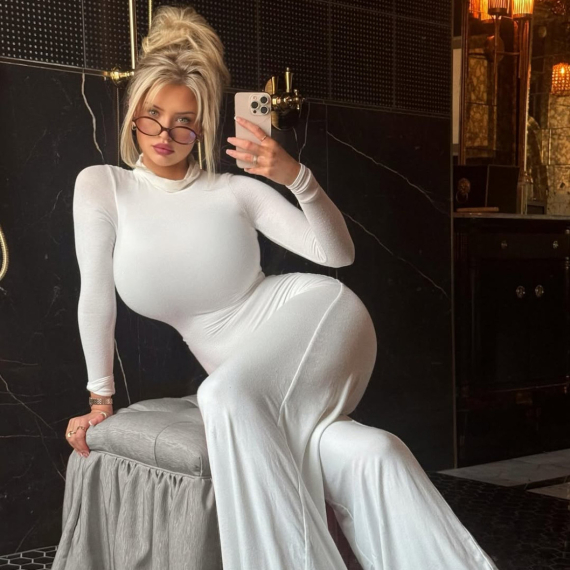 "Ma, kakva Sidni Svini, ti si bolja": Zbog najseksi hokejašice muškarci "gube glavu" FOTO