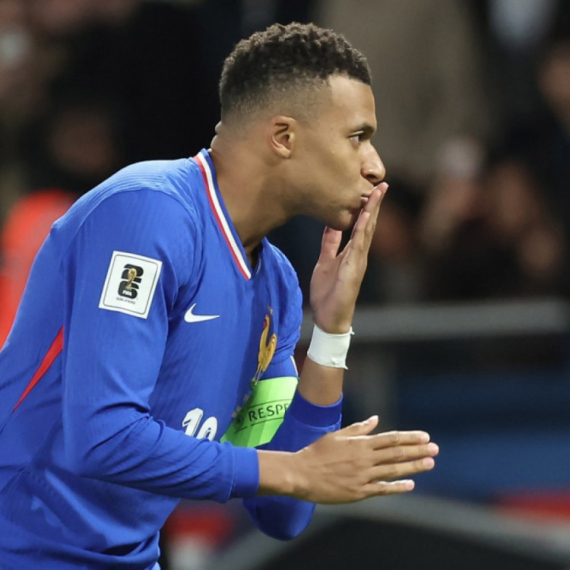 Mbape na udaru – povređen igra padel? FOTO