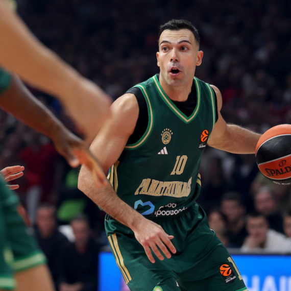 Panatinaikos "uništio" Dubai za četvrtinu i po VIDEO