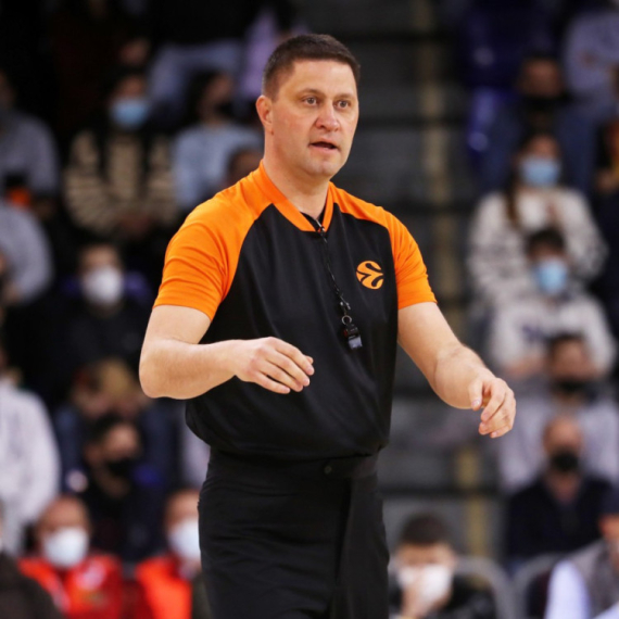 Nudio je kolegi novac da nameste meč – sada sudi Zvezdi u Valensiji