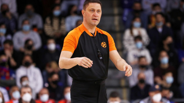 Nudio je kolegi novac da nameste meč – sada sudi Zvezdi u Valensiji