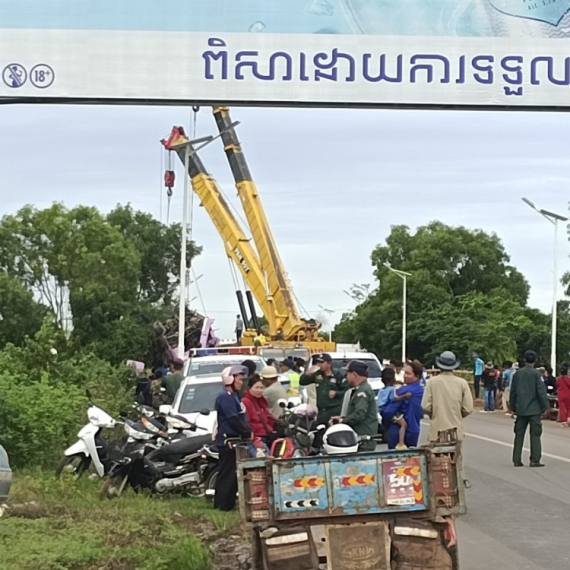 Autobus u Kambodži pao sa mosta, poginulo 16 putnika FOTO