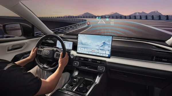 Japanska Toyota RAV4 ima sve što vaša nema FOTO