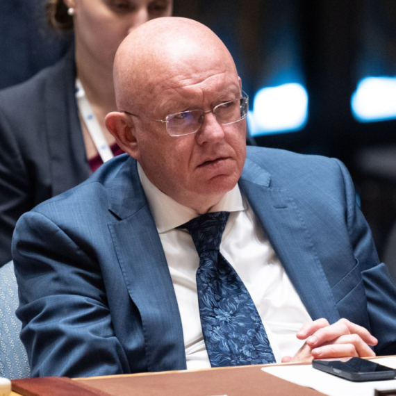 Rusija osula paljbu po Zelenskom: "A gde su parice?"