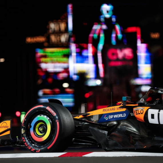 Noris najbrži u Las Vegasu – trening prekinut zbog šahte FOTO/VIDEO