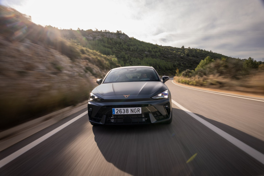 Najjači Leon do sada: Do stotke za 5,4 sekunde FOTO