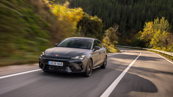 Najjači Leon do sada: Do "stotke" za 5,4 sekunde FOTO