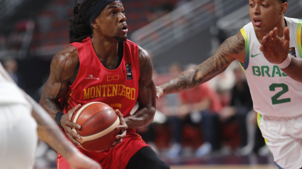 Da li je ovo "prozivka" za ŽOC-a?; "Ludo je koliko lako..."