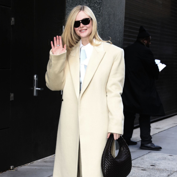 Glumica se ne odvaja od nje: Skupocena torba holivudskih lepotica je pravi zimski hit FOTO