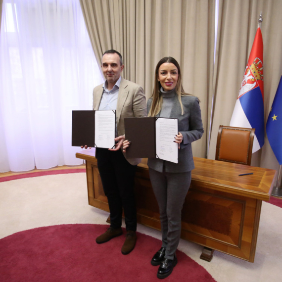 Mesarović potpisala ugovor sa CG Foods Europe:Velike kompanije reinvestiraju u Srbiju