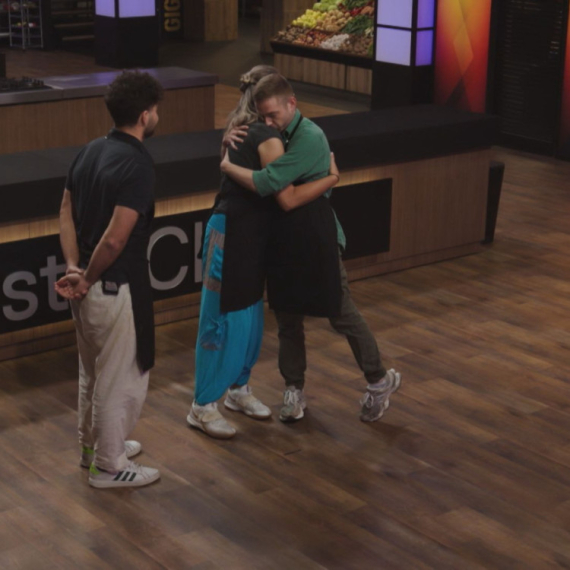 Još dvoje se pridružilo takmičarima na balkonu, a on ipak napušta MasterChef kuhinju