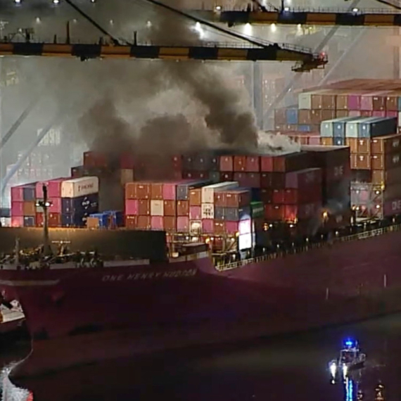 Odjeknula eksplozija u luci: Zapaljene opasne materije; Proglašena vanredna situacija FOTO/VIDEO