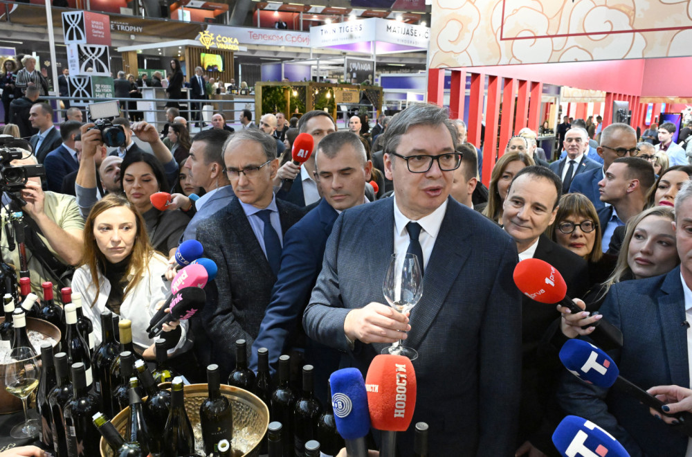 Vučić o NIS-u: U roku 48 sati znaćemo više; Ako nema licence, rafinerija staje