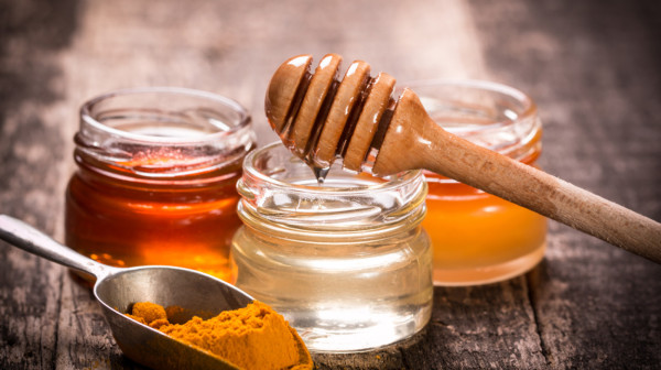 Retki znaju da med zapravo može biti štetan: Ne stavljajte ga u ove napitke