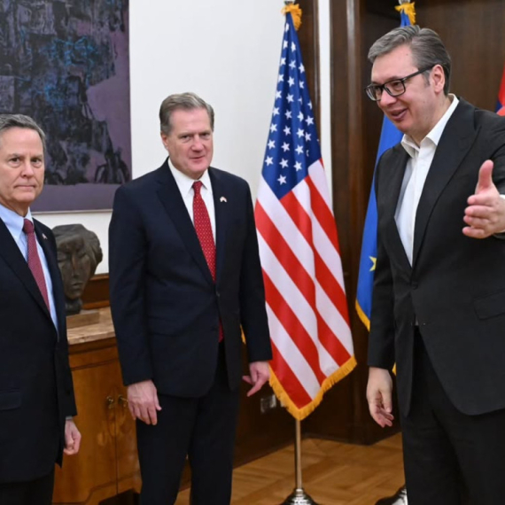 Vučić sa američkim kongresmenima: Spremni smo da jačamo veze i saradnju Srbije i SAD FOTO