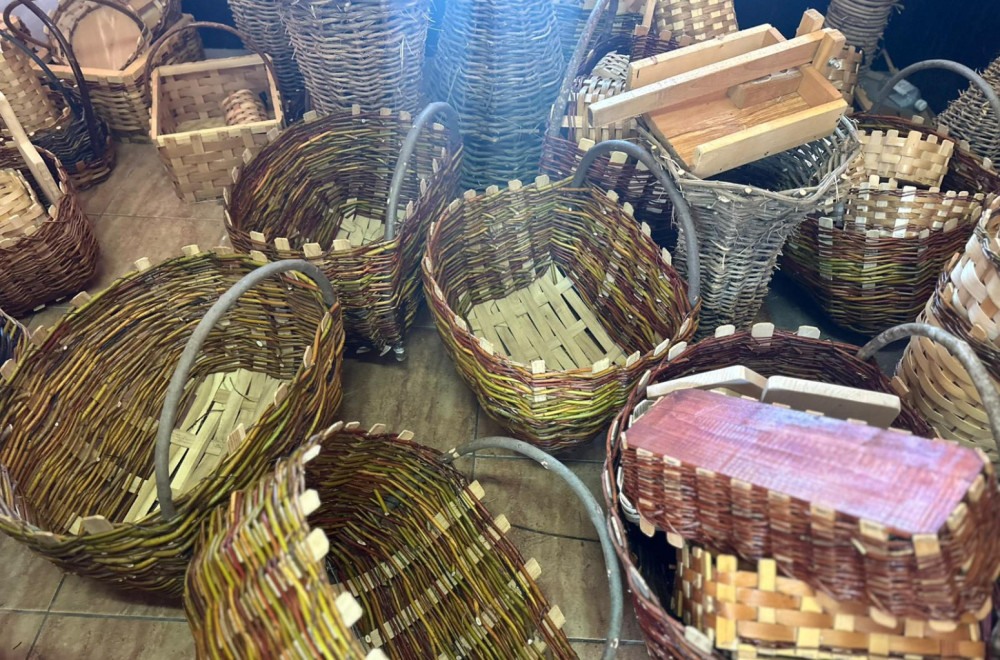 Od pruća pravi remek dela: Domaćin iz sela Gorjana čuva stari zanat od zaborava FOTO