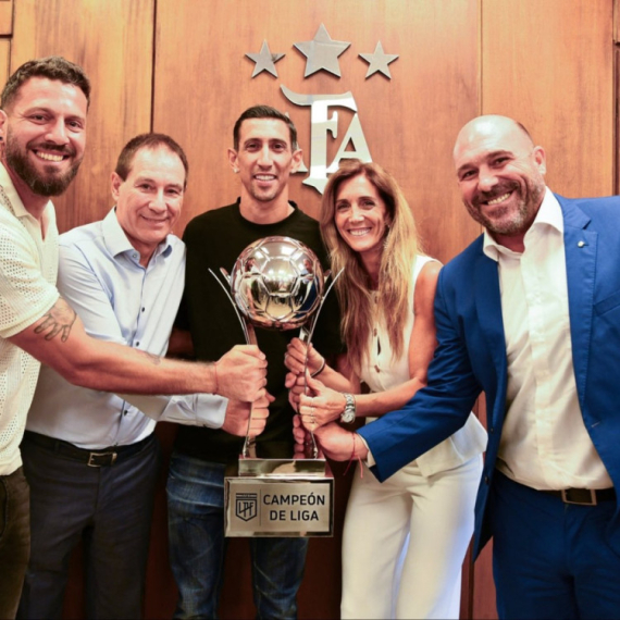 Argentinci okrenuli leđa Di Mariji – "studenti" ne vole lažne titule VIDEO